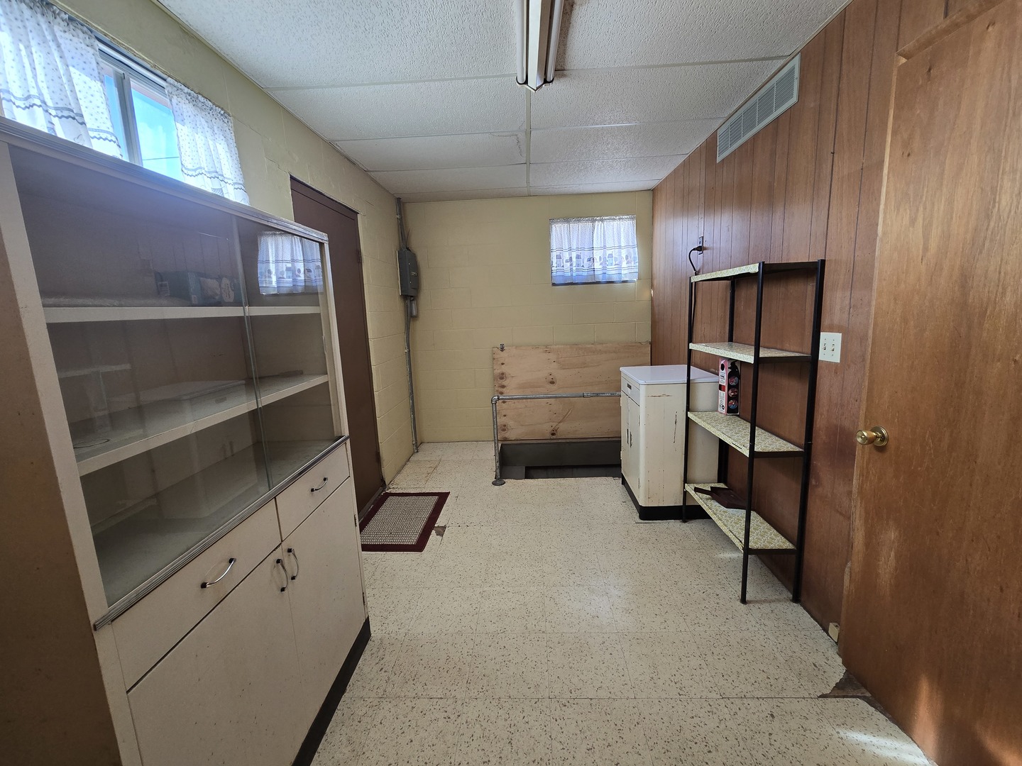 115 E Mason Street Property Photo 6