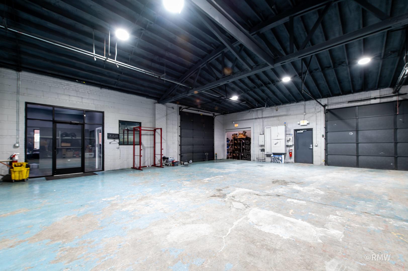 80 W Lake Street Property Photo 17