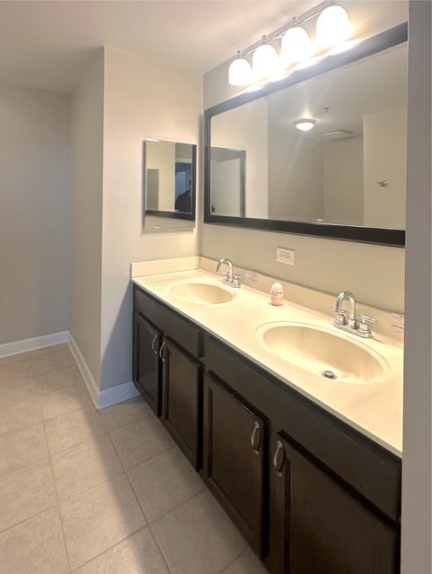 1841 S Calumet Avenue 706 Property Photo 8