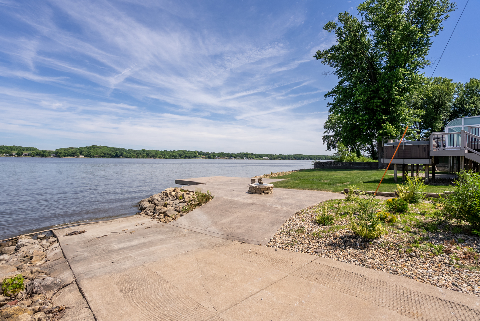 22799 Great River Road Property Photo 4