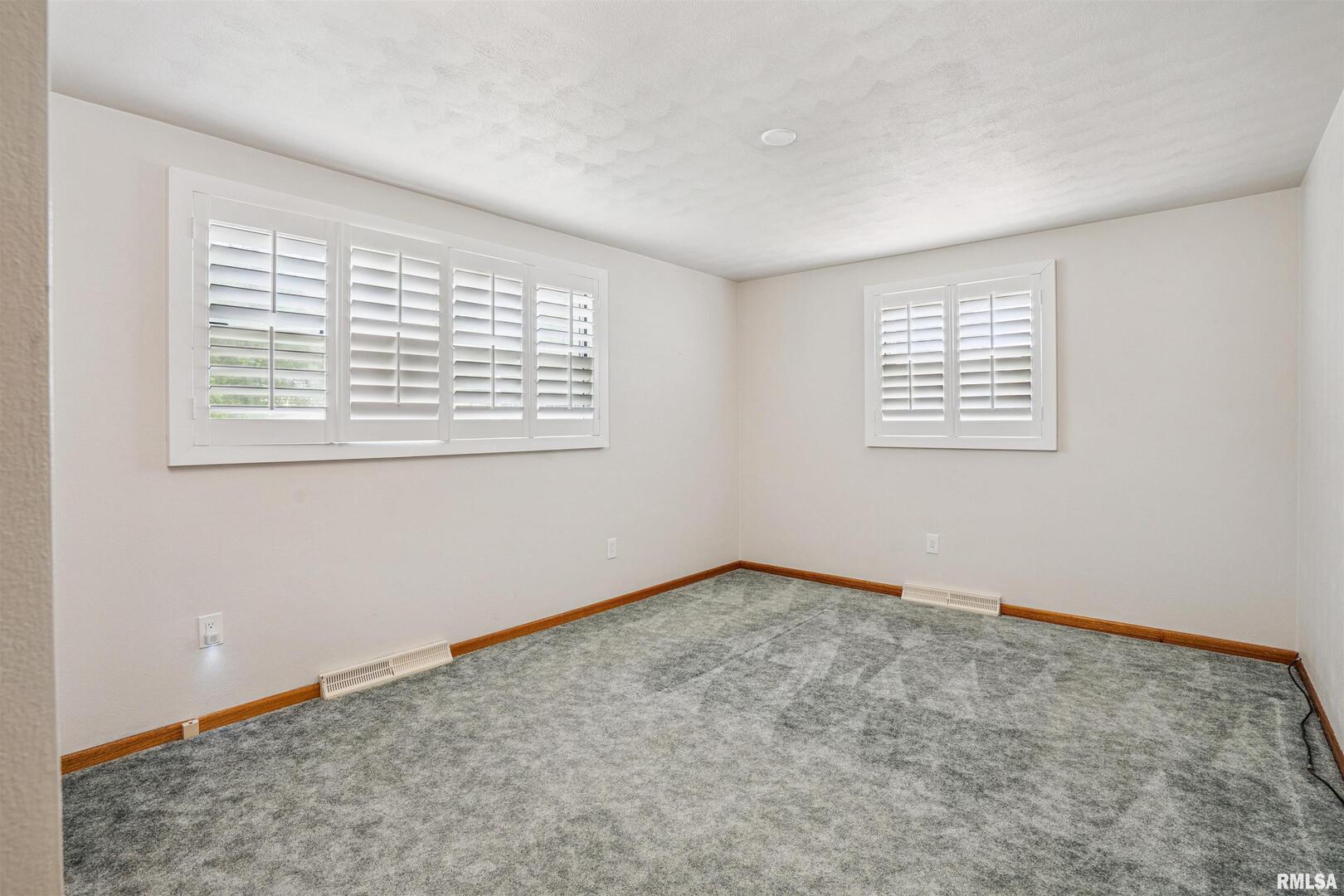 22799 Great River Road Property Photo 22