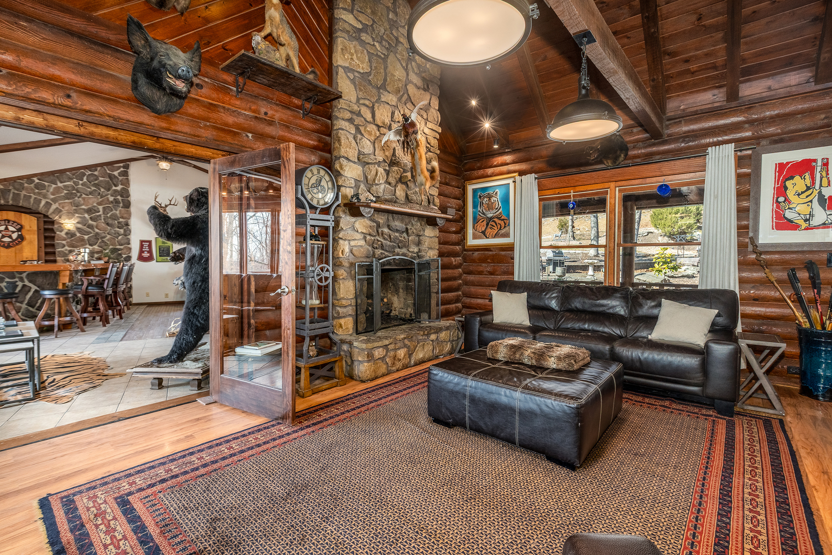 1425 Skyline Drive Property Photo 5