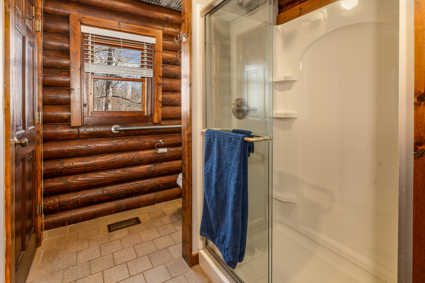 1425 Skyline Drive Property Photo 12