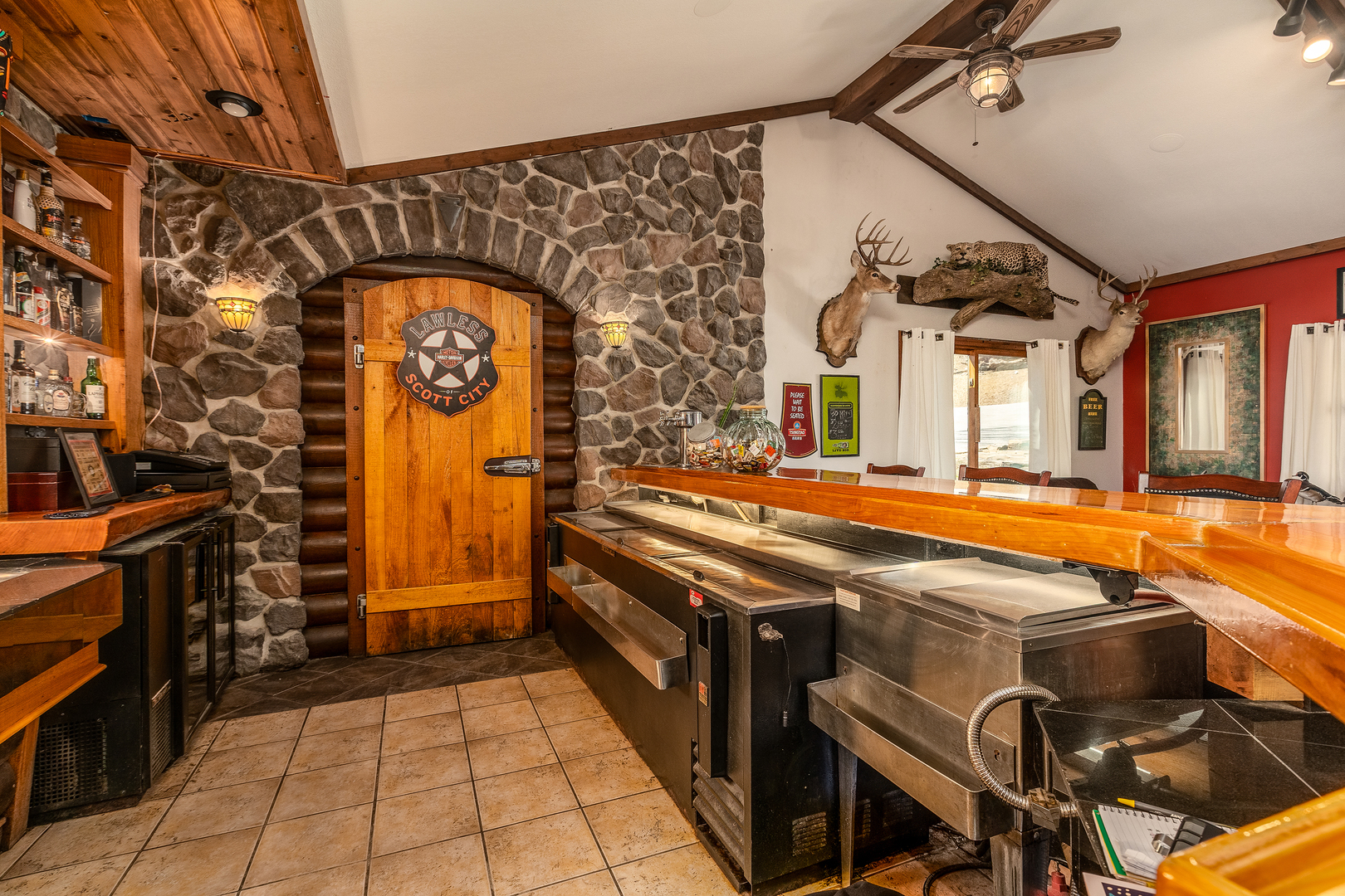 1425 Skyline Drive Property Photo 19
