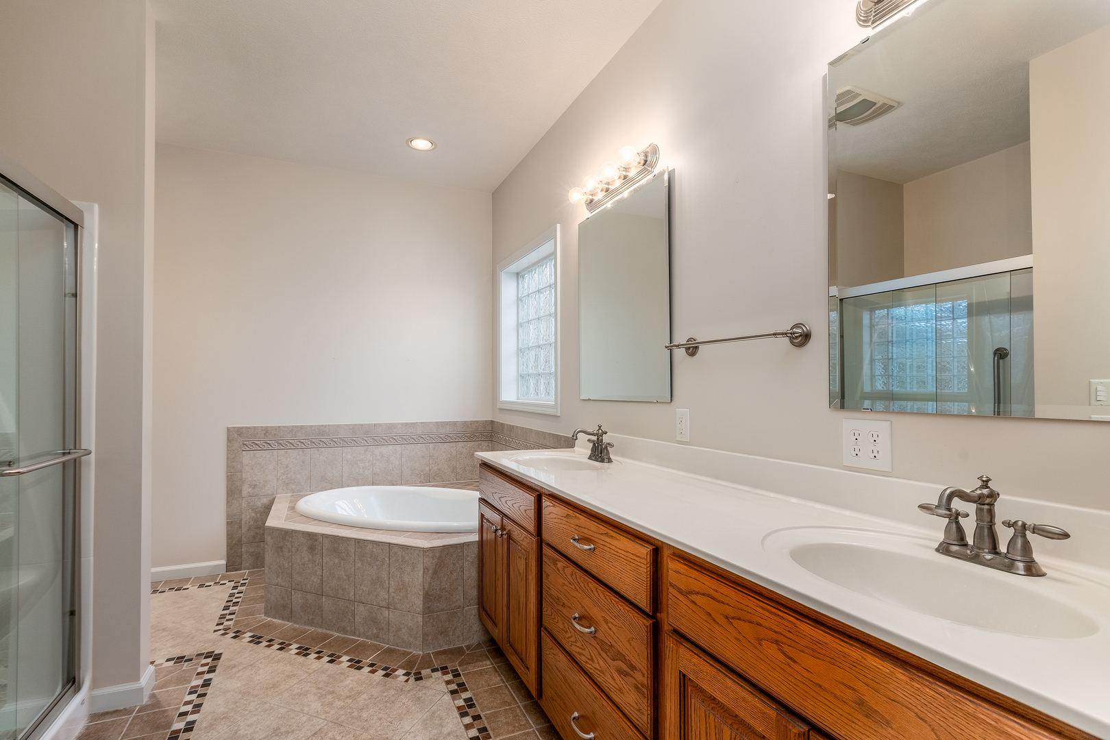 8511 Knox Road Property Photo 6