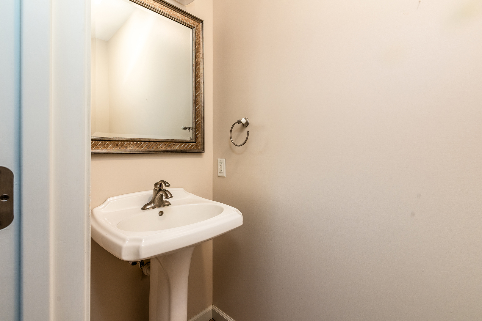 8511 Knox Road Property Photo 17