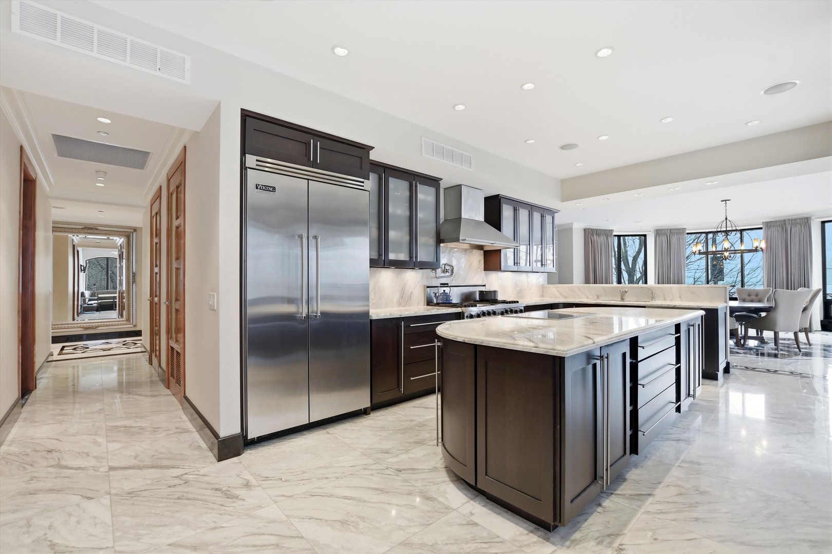 840 N Lake Shore Drive 201 Property Photo 4