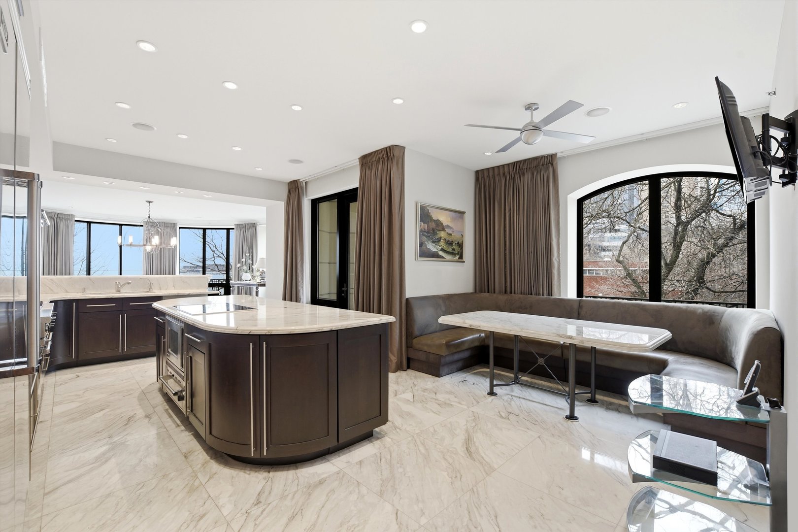 840 N Lake Shore Drive 201 Property Photo 5