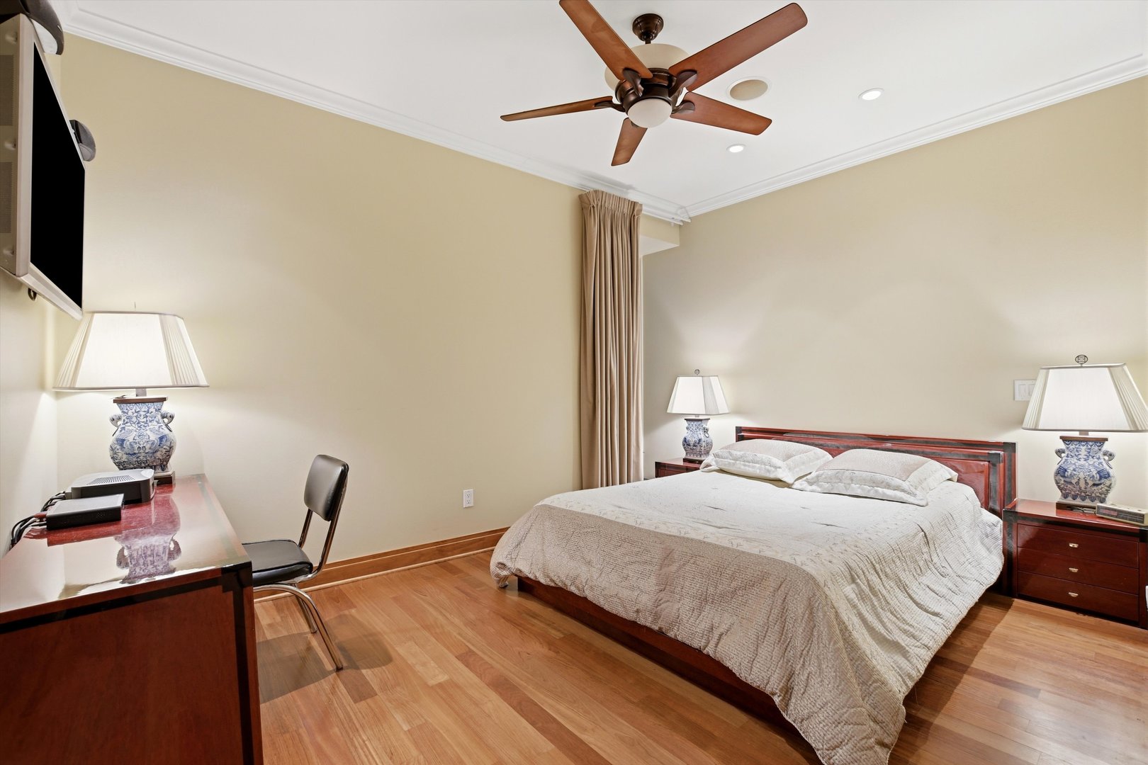 840 N Lake Shore Drive 201 Property Photo 18