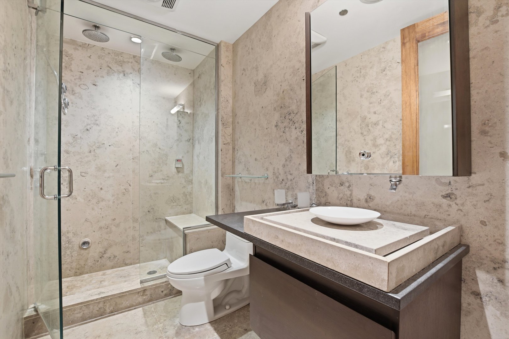 840 N Lake Shore Drive 201 Property Photo 19