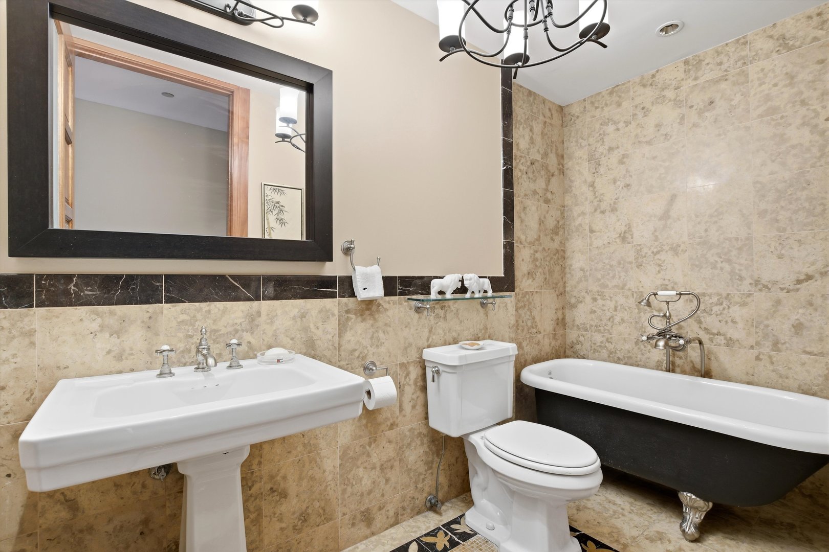 840 N Lake Shore Drive 201 Property Photo 21
