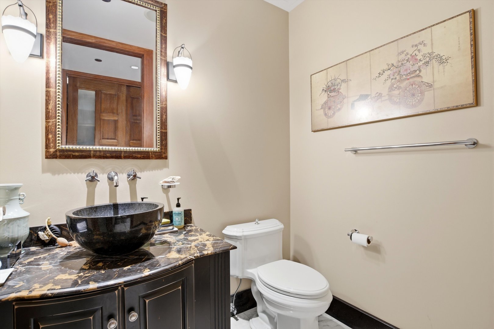 840 N Lake Shore Drive 201 Property Photo 22