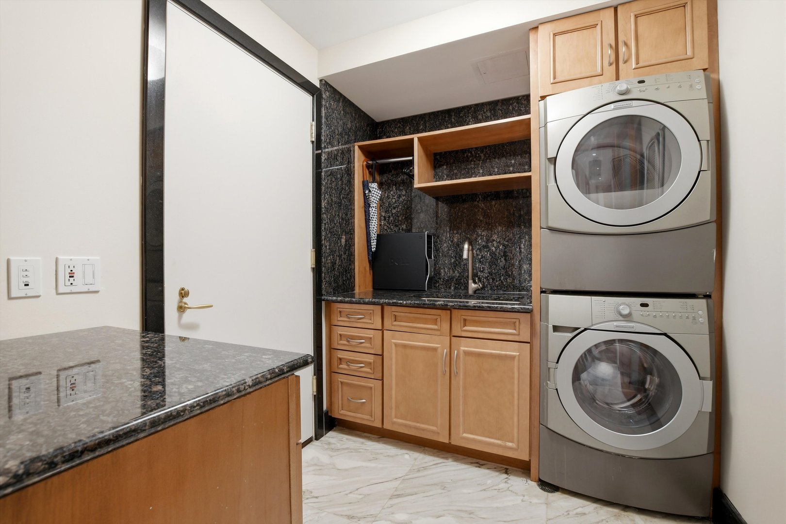 840 N Lake Shore Drive 201 Property Photo 23