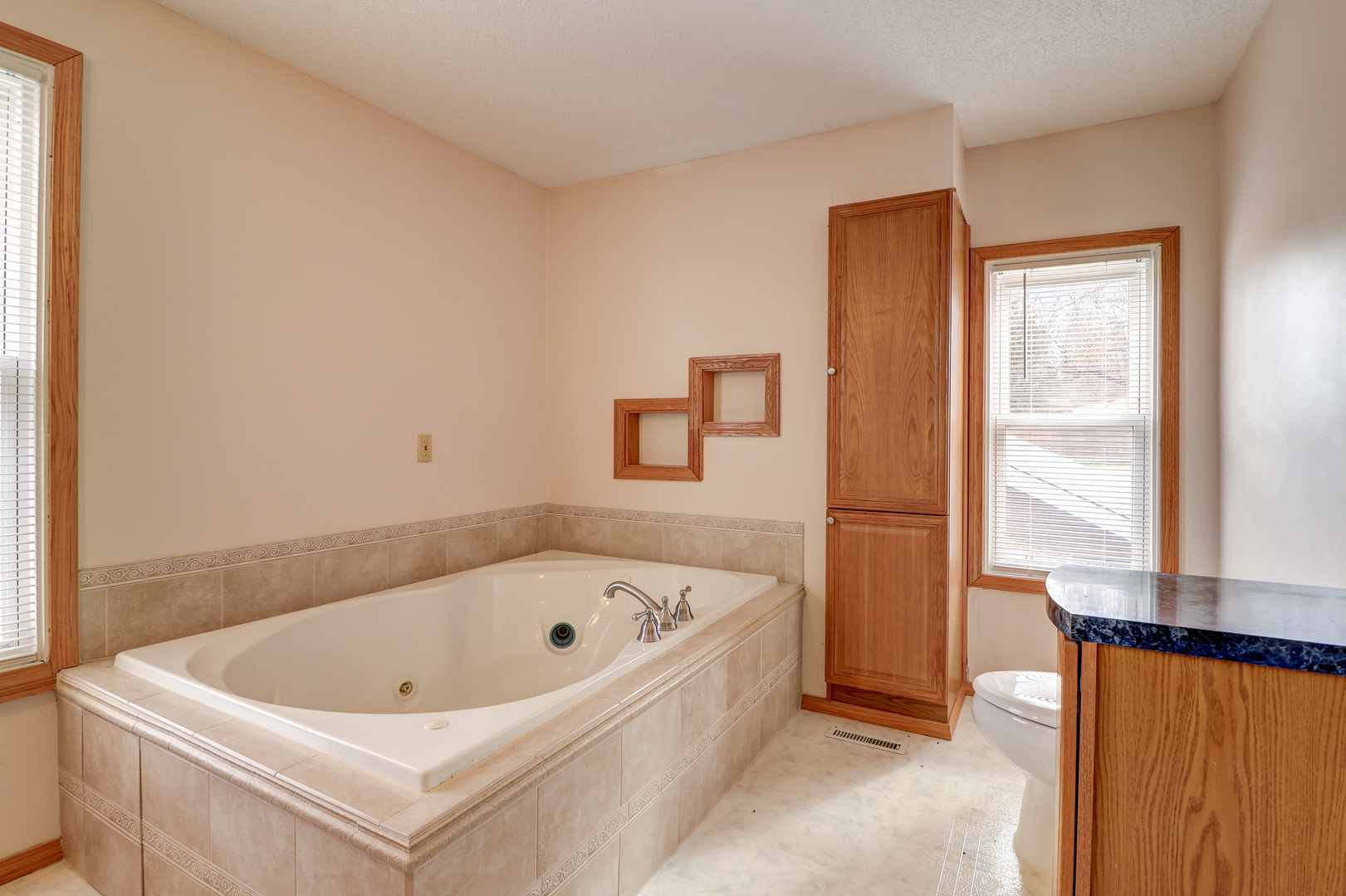 105 S Bluff Street Property Photo 17