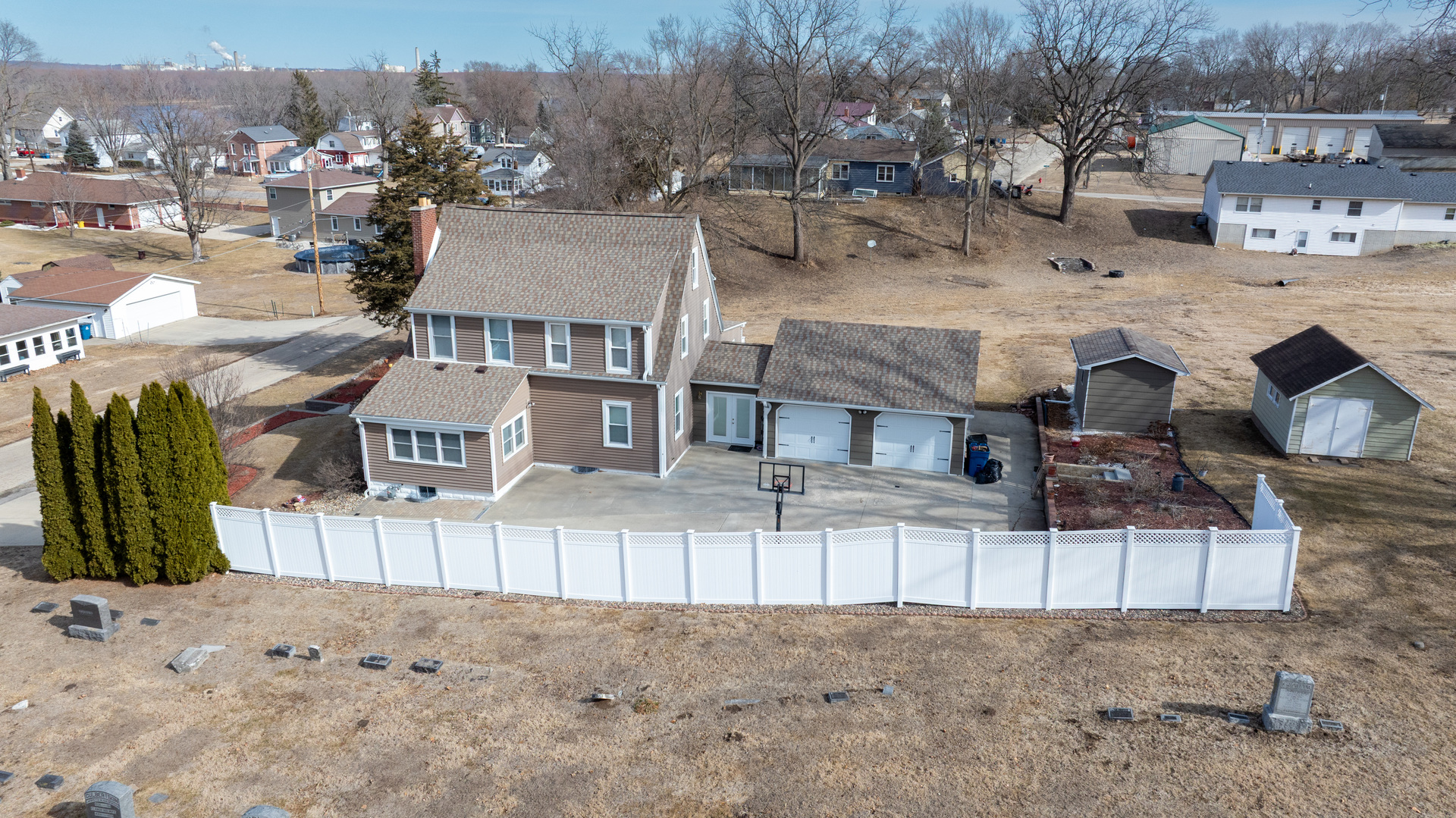 105 S Bluff Street Property Photo 30