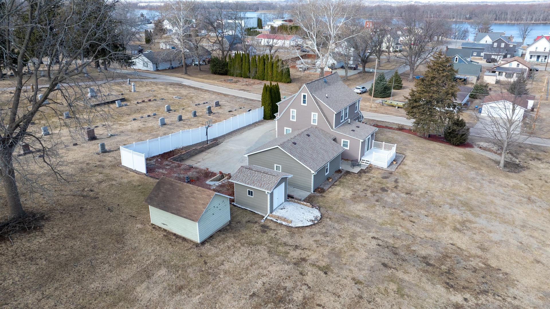 105 S Bluff Street Property Photo 32