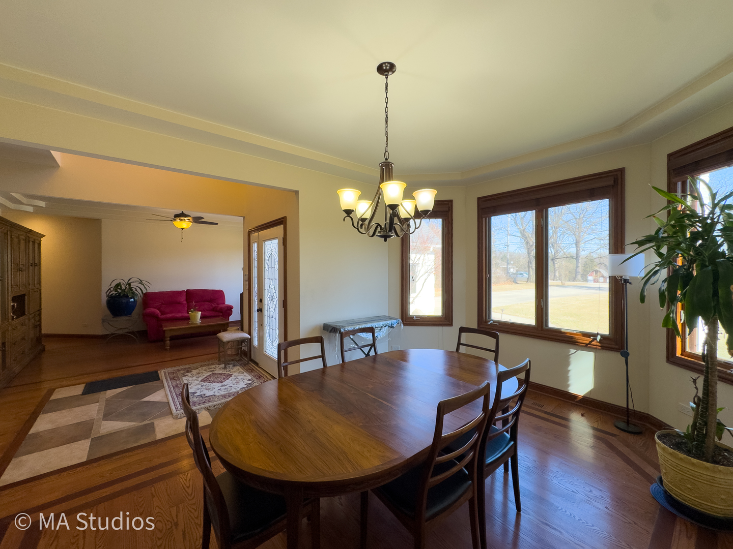 9030 Elm Avenue Property Photo 5
