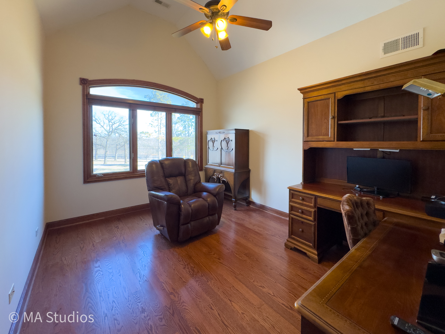 9030 Elm Avenue Property Photo 42