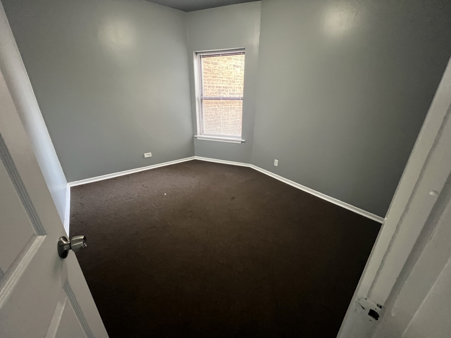 6908 S Michigan Avenue 2s Property Photo 3