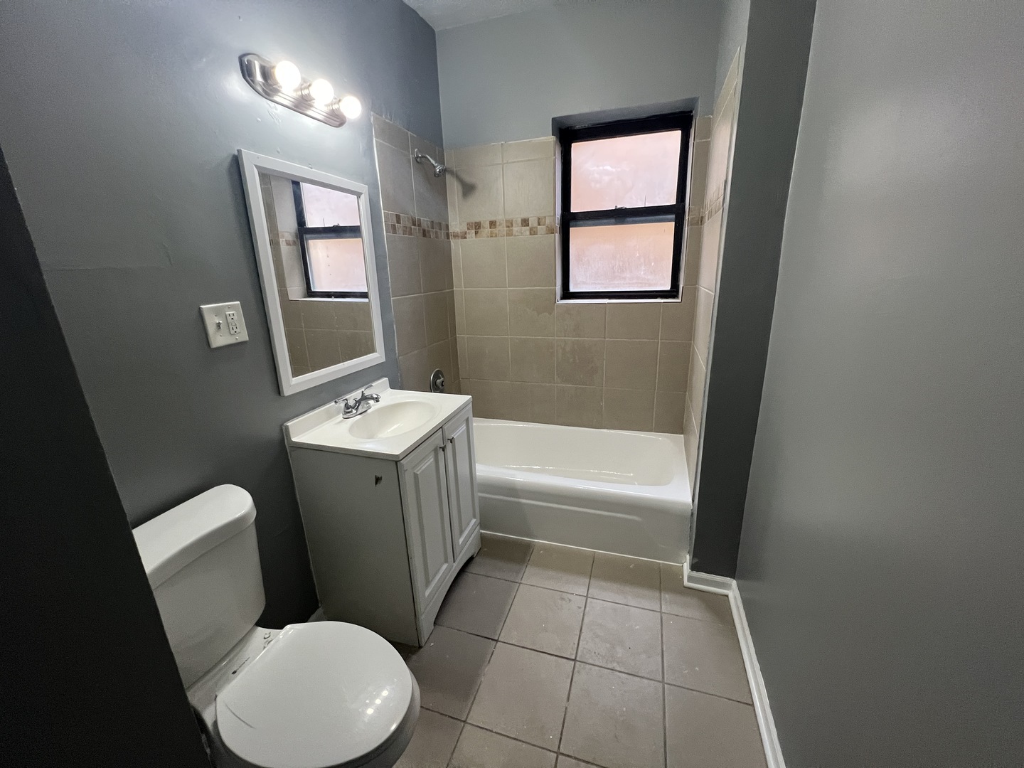 6908 S Michigan Avenue 2s Property Photo 5