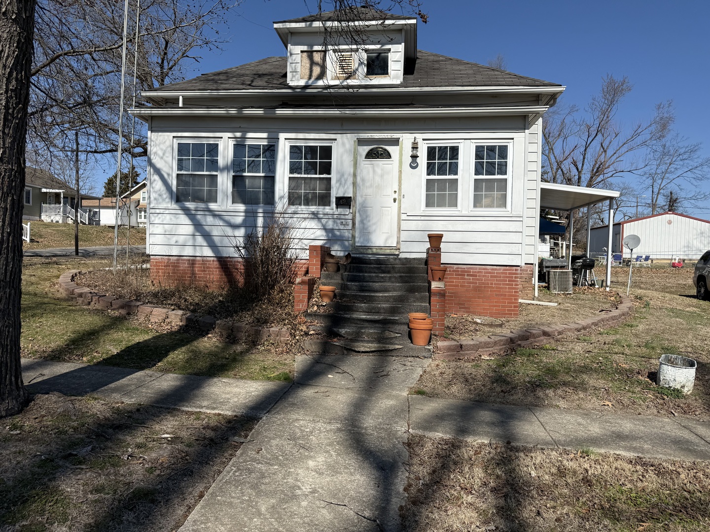2000 1st Street Property Photo 1
