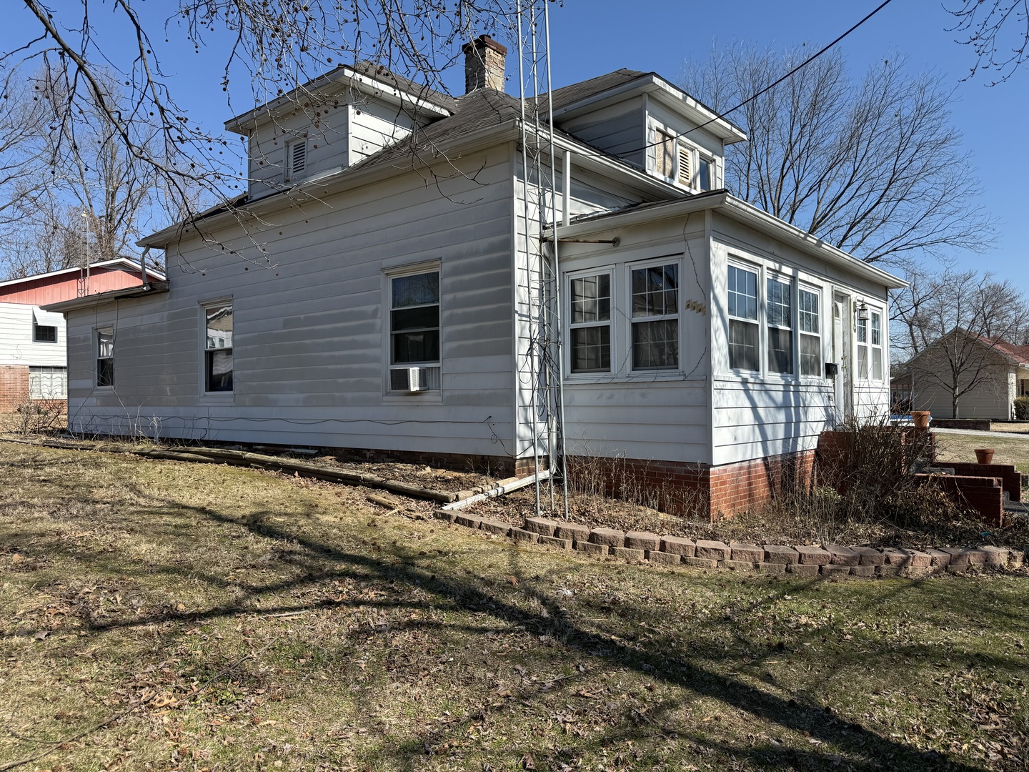 2000 1st Street Property Photo 2