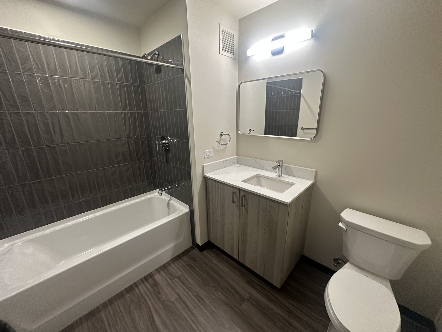 2032 N Clybourn Avenue 211 Property Photo 12