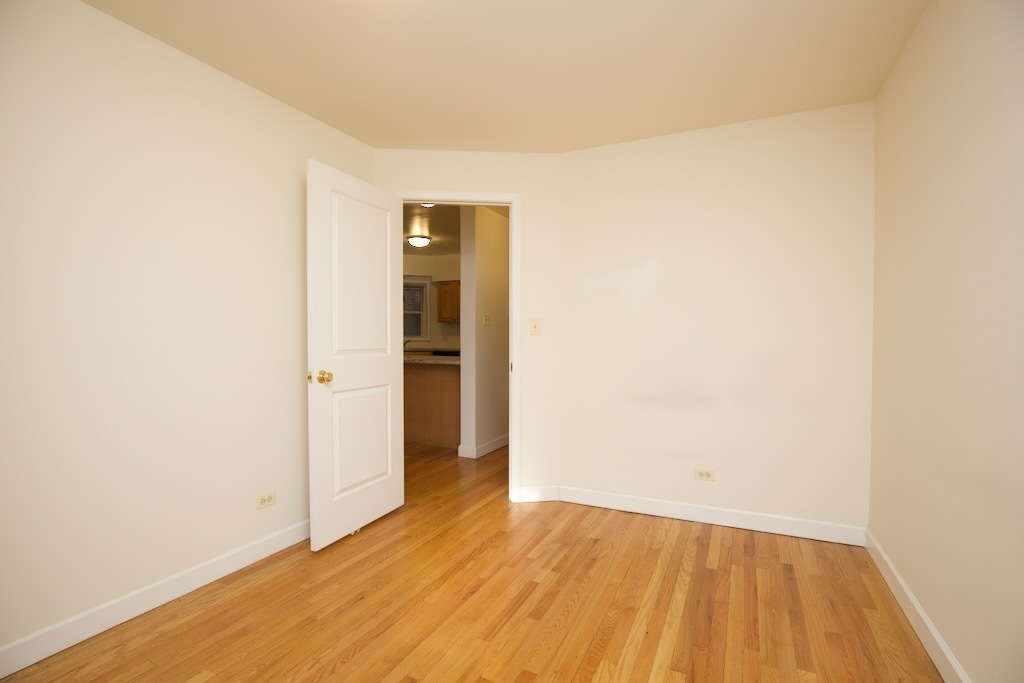 6713 N Sheridan Road 2n Property Photo 10
