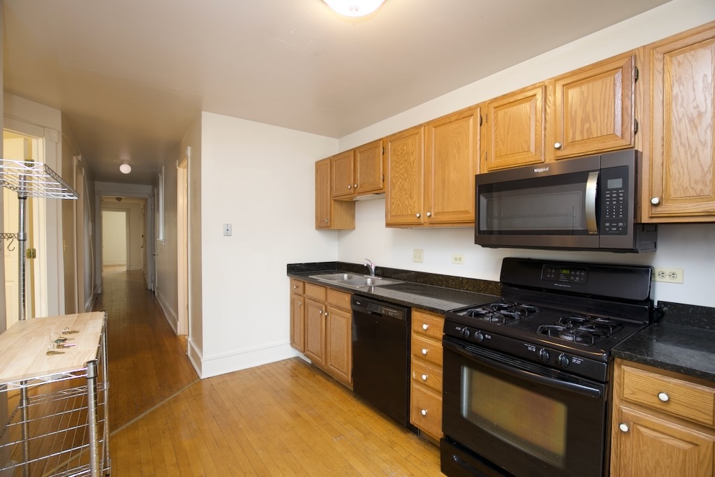 6717 N Sheridan Road 3s Property Photo 4