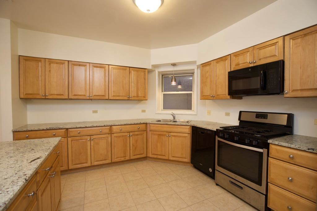 6713 N Sheridan Road 1n Property Photo 4