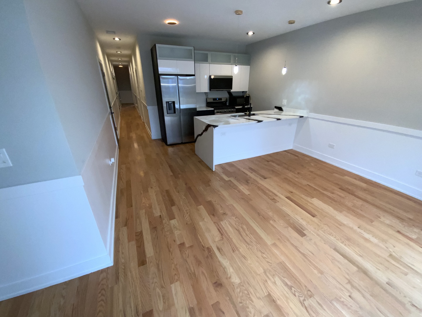 6325 S Langley Avenue Property Photo 14