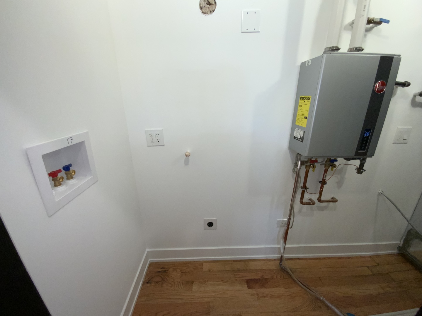 6325 S Langley Avenue Property Photo 22