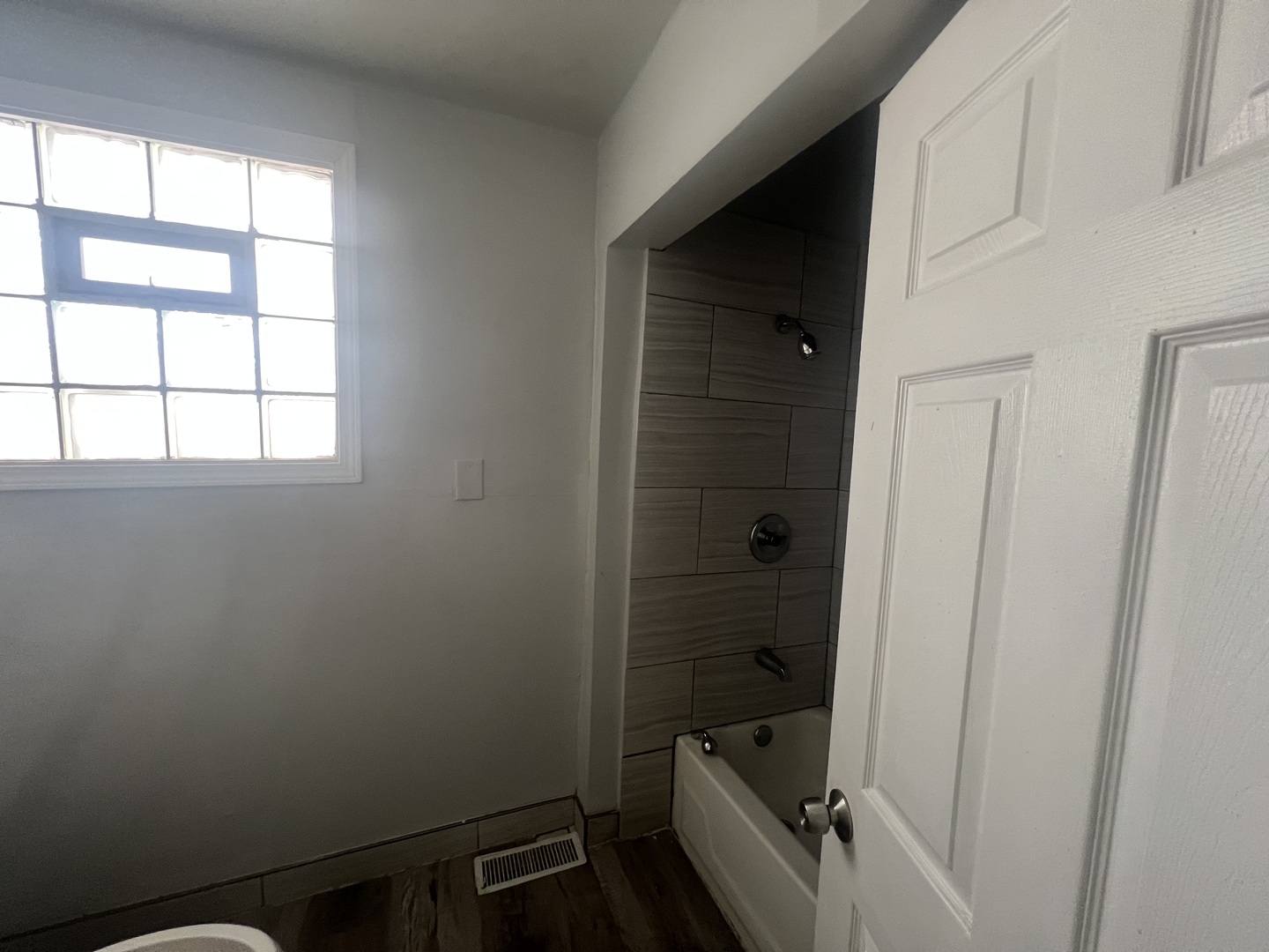 8623 S Manistee Avenue Property Photo 6