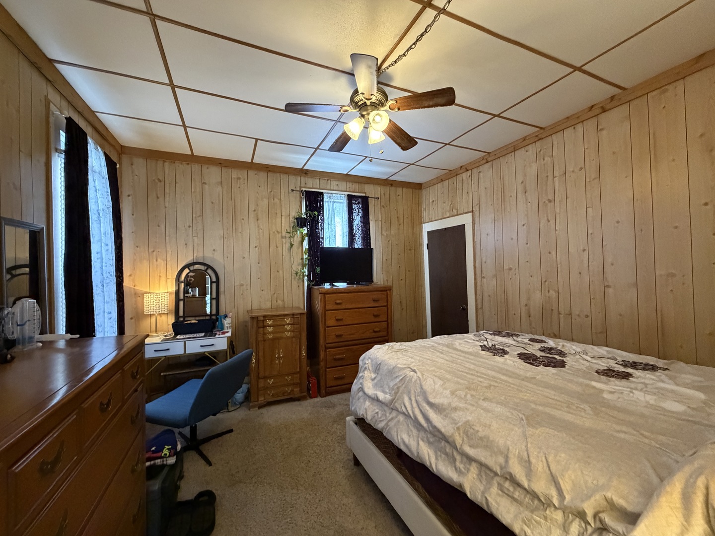 405 E Seminary Avenue Property Photo 17