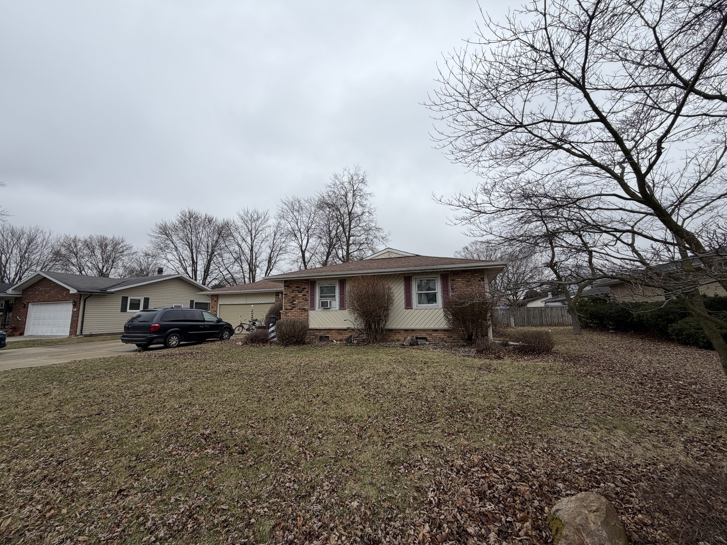 1014 Illinois Drive Property Photo 1