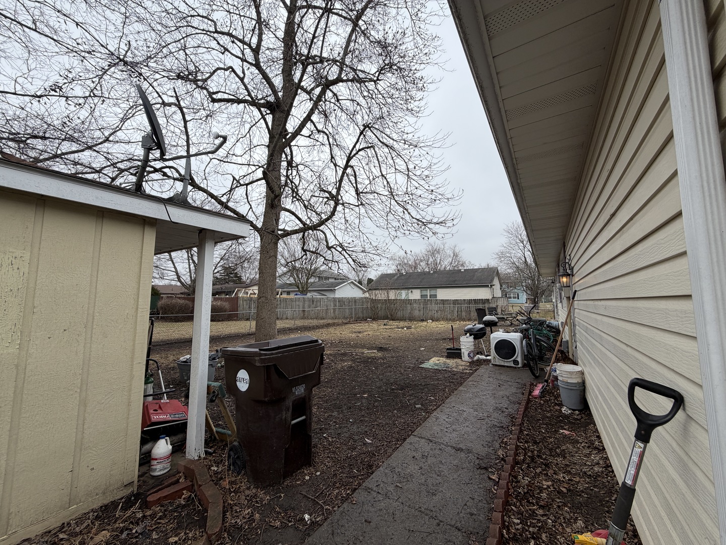 1014 Illinois Drive Property Photo 9