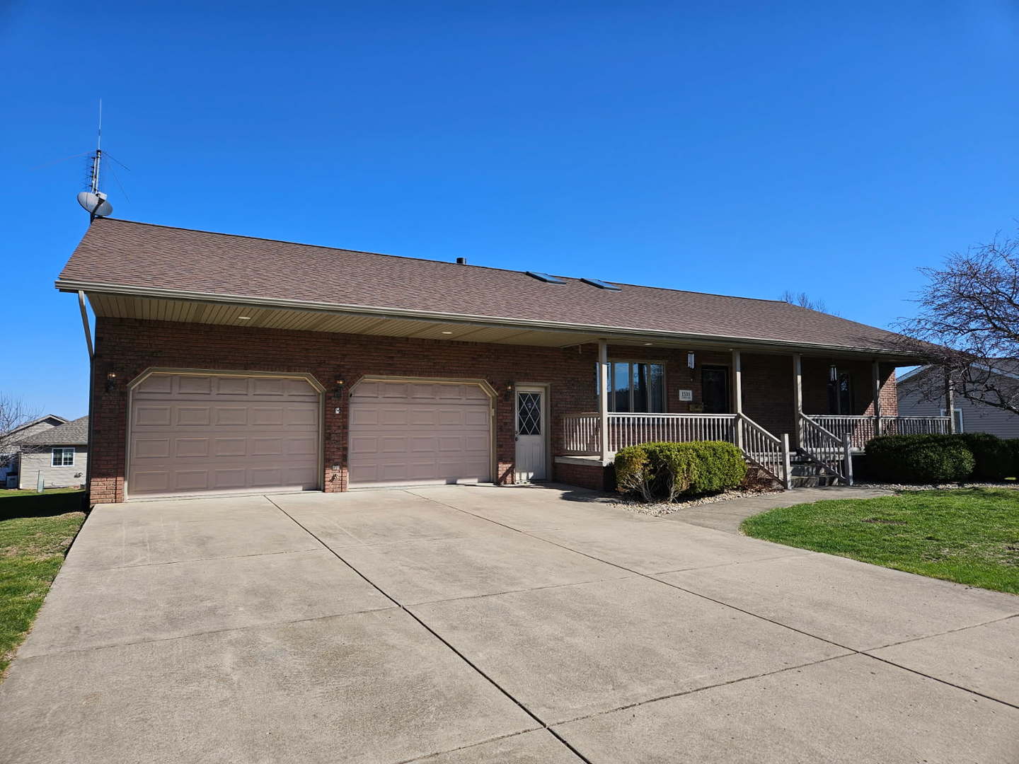 1308 W Carol Drive Property Photo 1