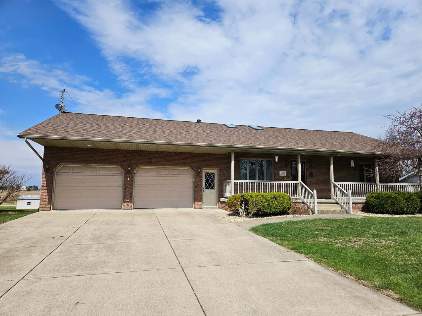 1308 W Carol Drive Property Photo 3