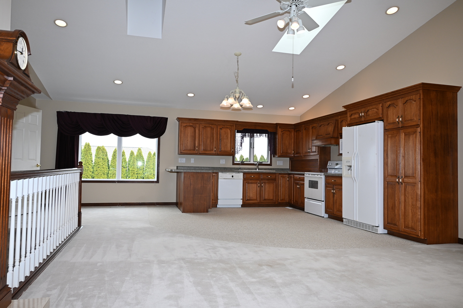 1308 W Carol Drive Property Photo 9