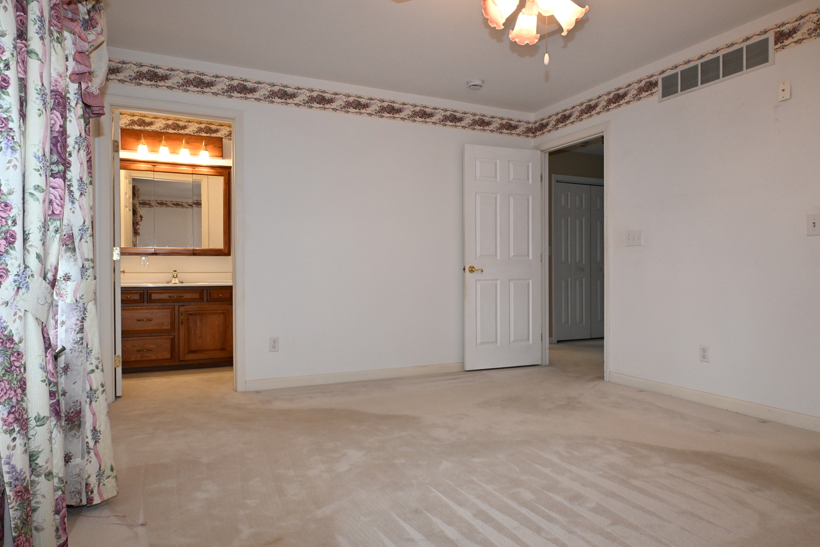 1308 W Carol Drive Property Photo 23
