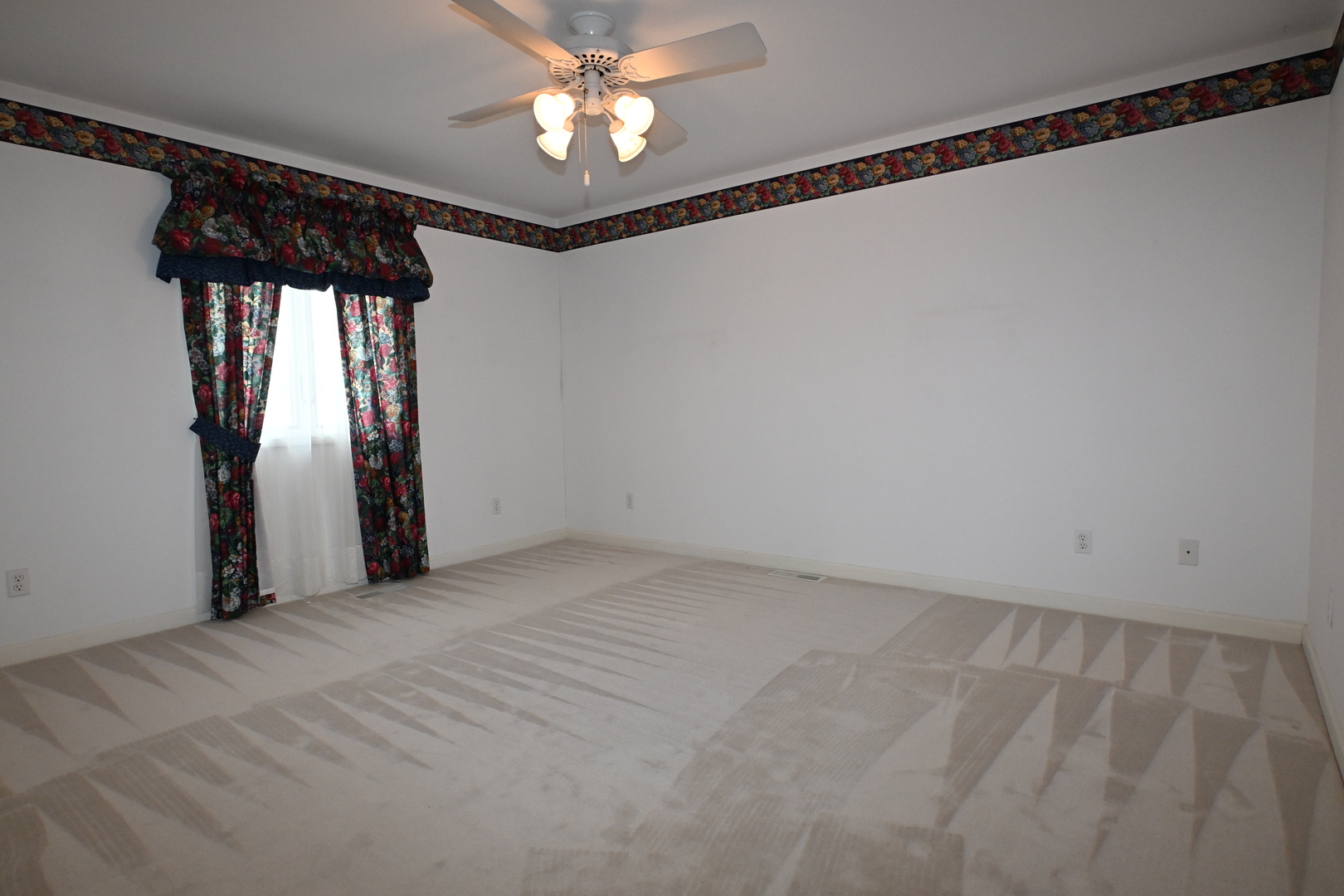 1308 W Carol Drive Property Photo 27
