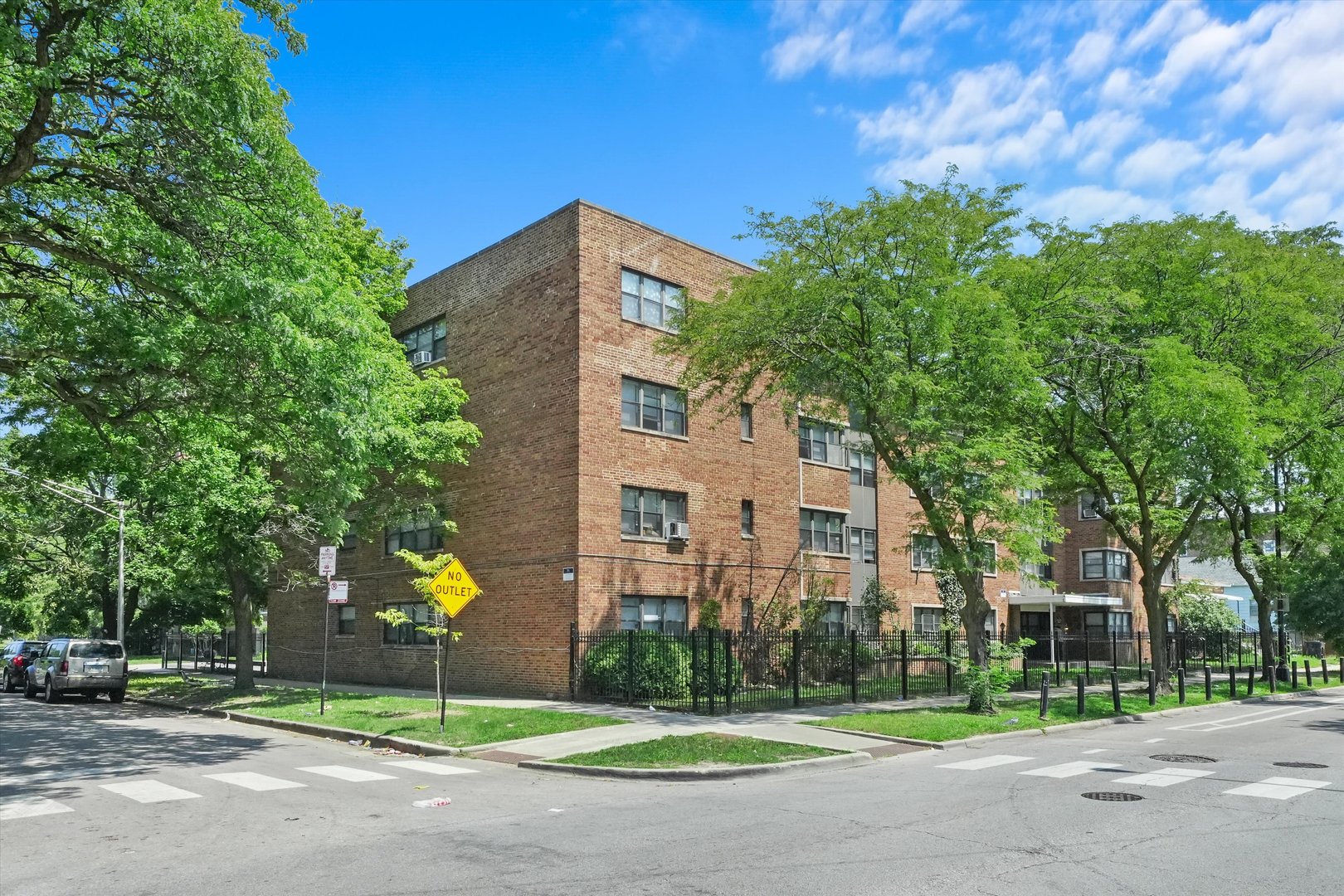 7801 S South Shore Drive Property Photo 2