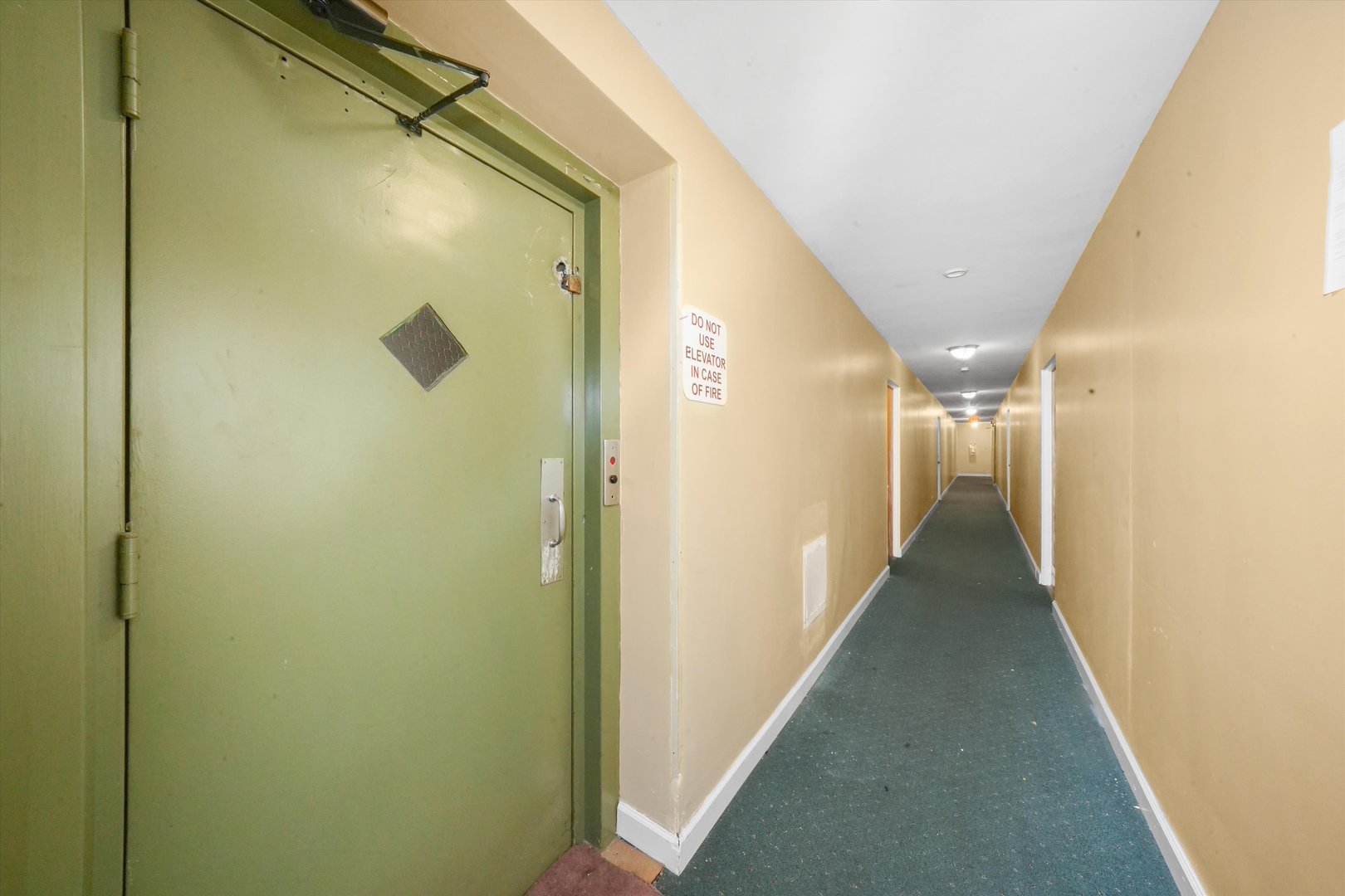 7801 S South Shore Drive Property Photo 7
