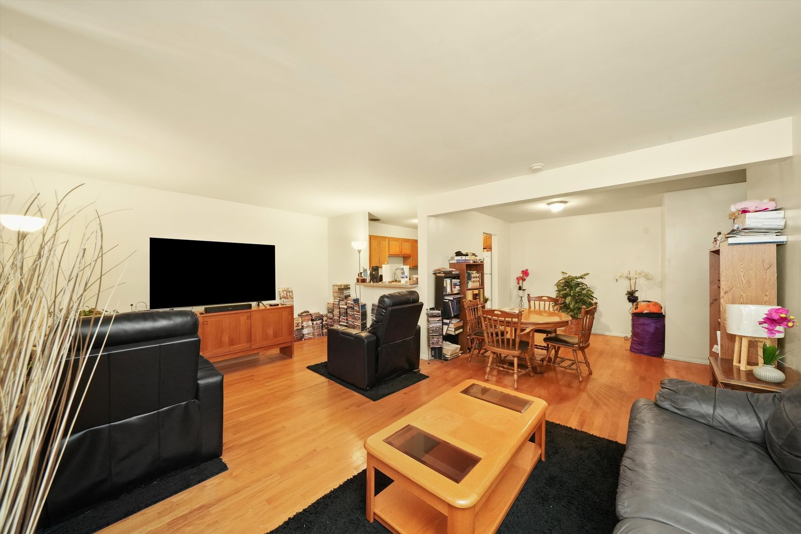 7801 S South Shore Drive Property Photo 9