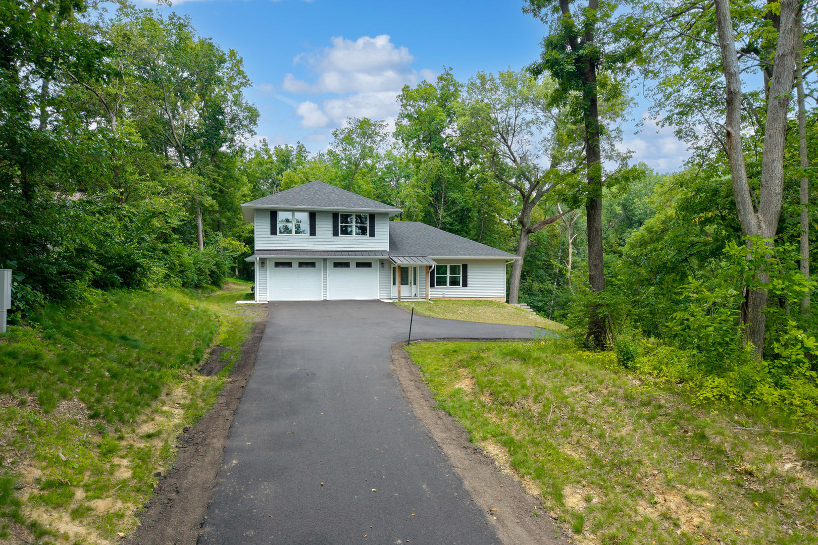 3303 Valley Drive Property Photo 2