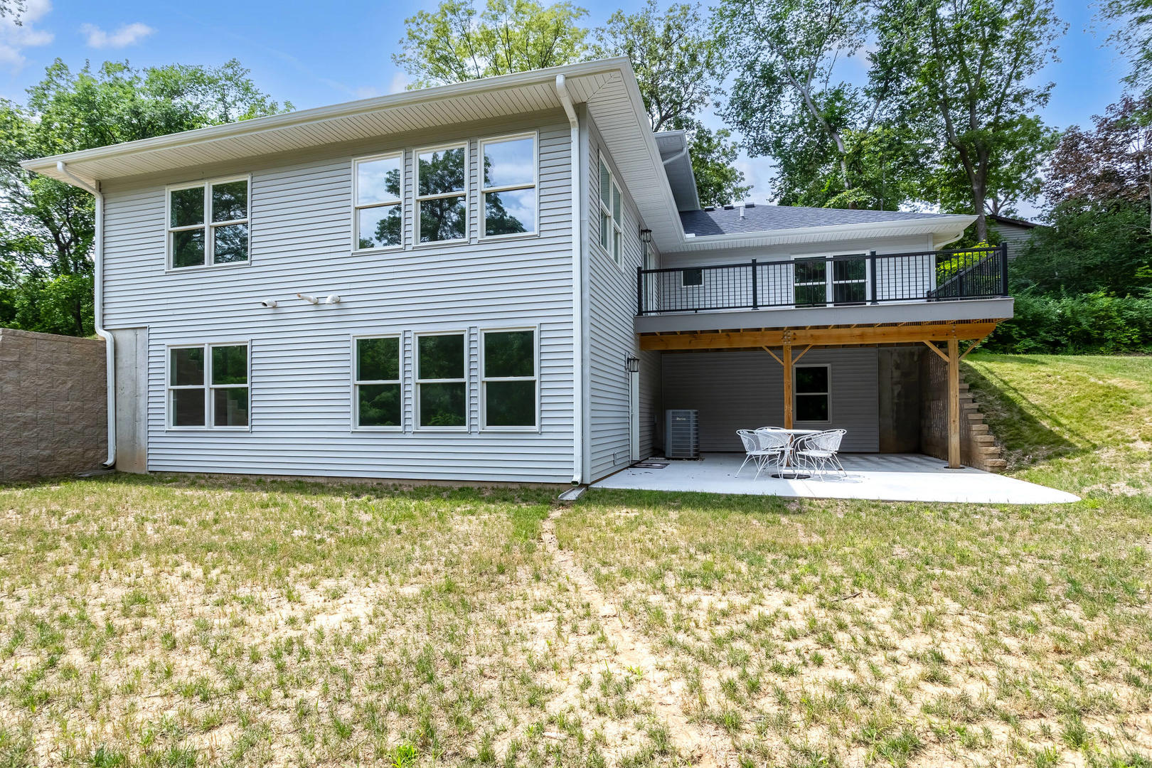 3303 Valley Drive Property Photo 5