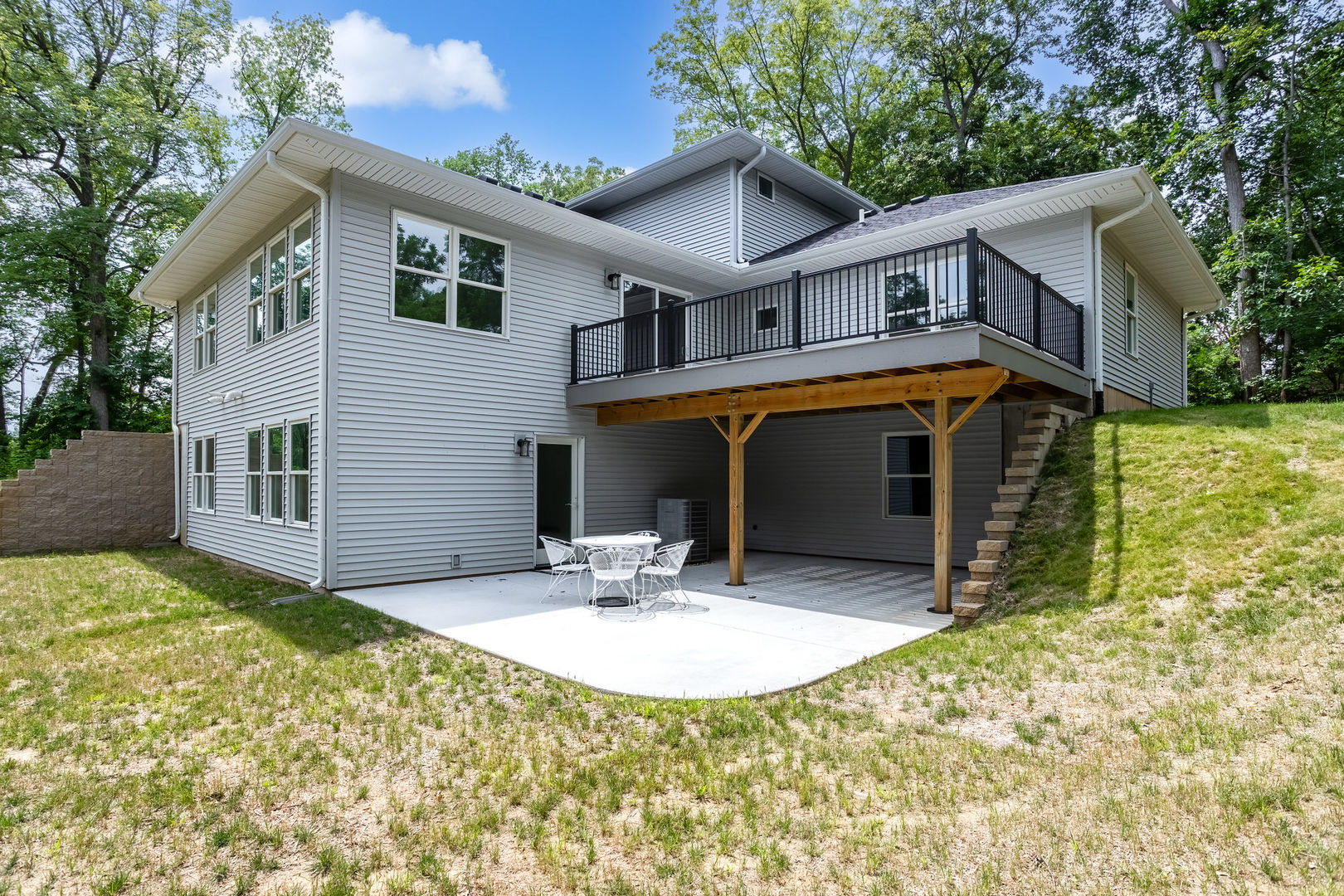 3303 Valley Drive Property Photo 6