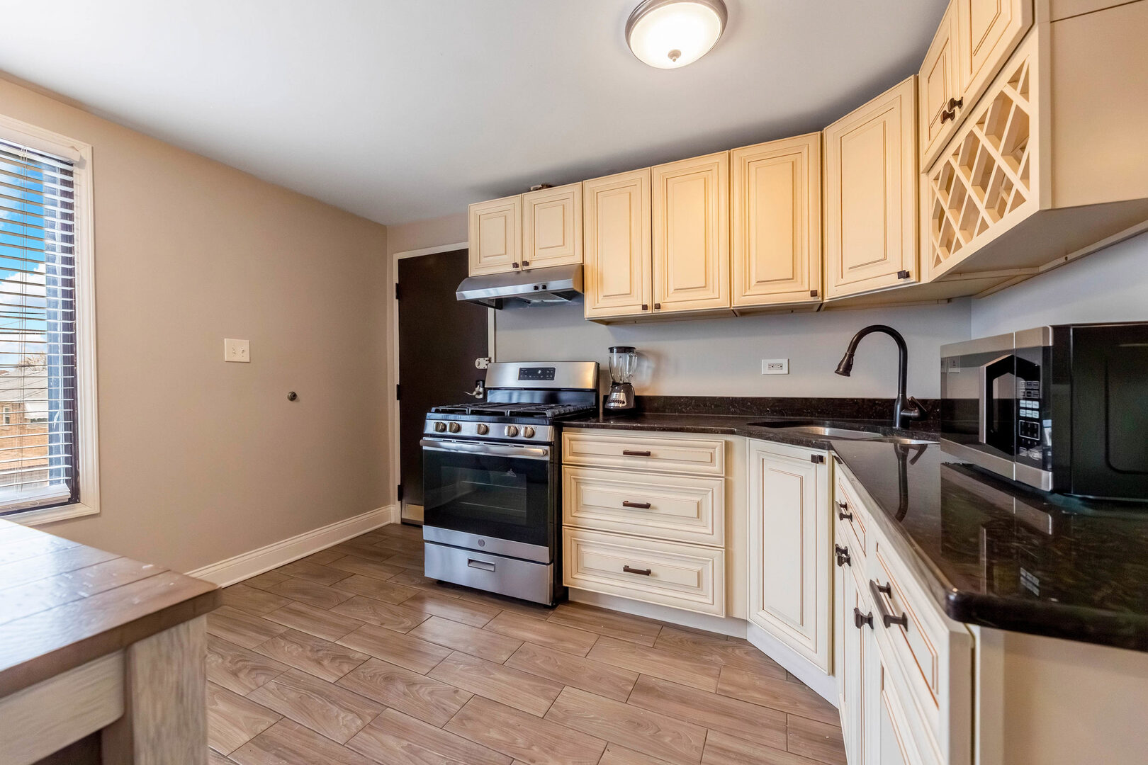 4553 W 56th Street 208e Property Photo 7