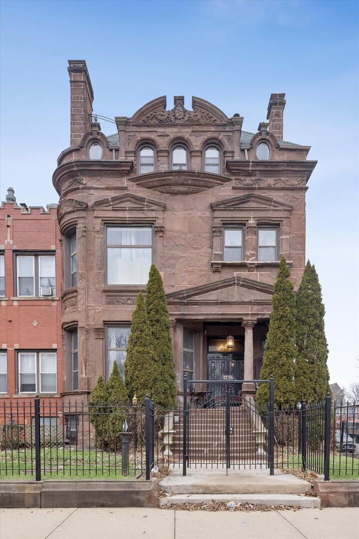 3736 S Michigan Avenue Property Photo 2