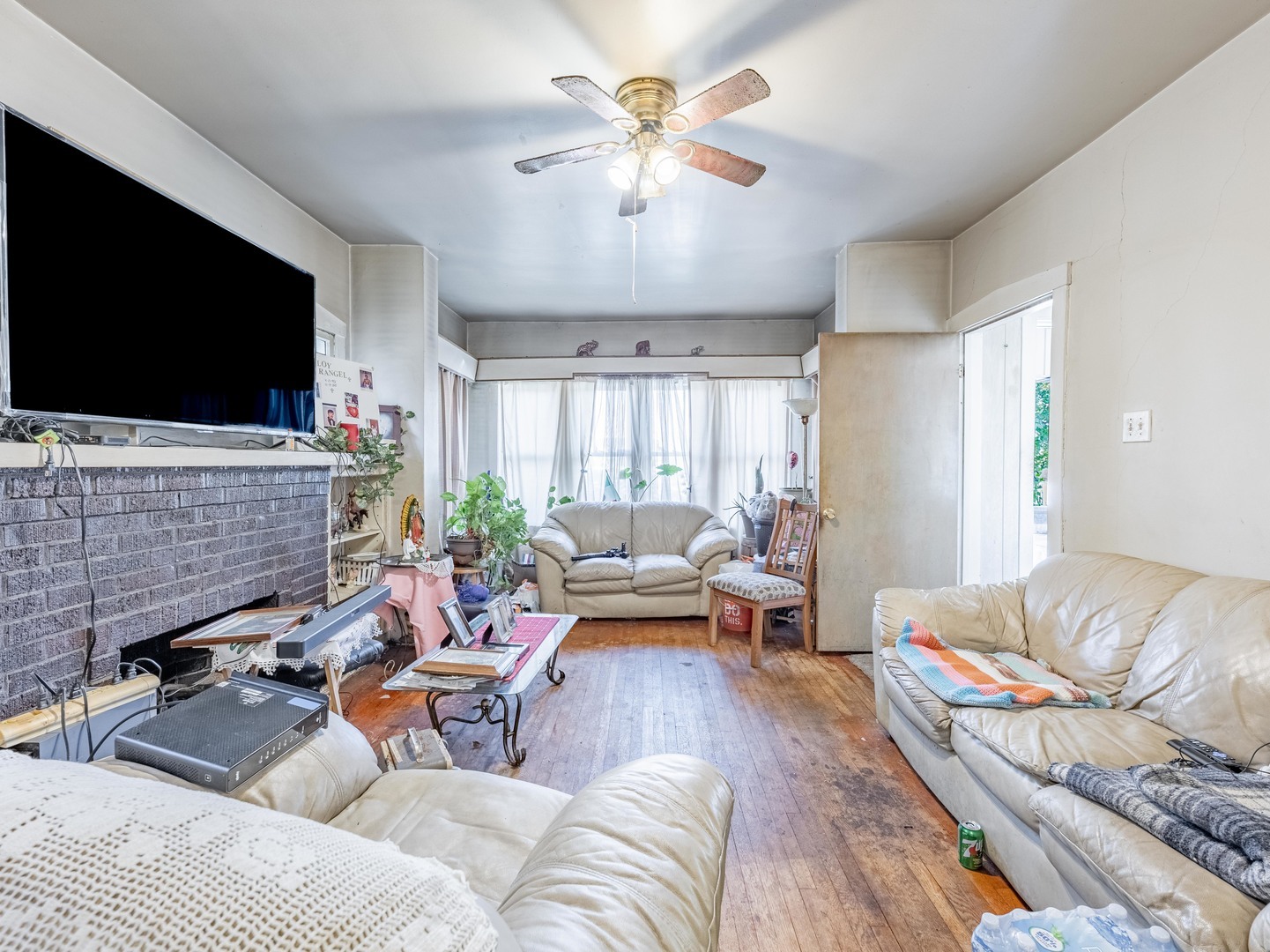 1824 S Austin Boulevard Property Photo 3
